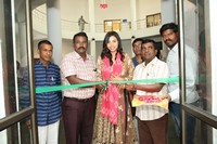 Actress Aashikka Meka Inaugurates Pochampally IKAT Art Mela